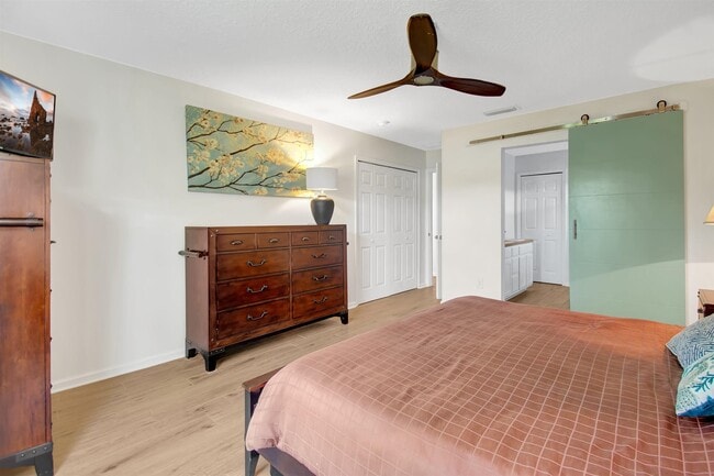 Building Photo - 880 Oak Arbor Cir