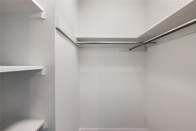 Building Photo - 5900 NE 22nd Way