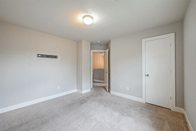 Building Photo - 7603 Chalk Hill