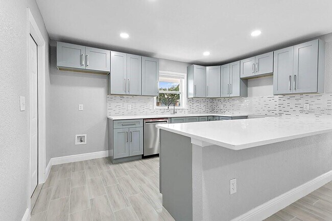 Building Photo - 4823 Kathy Jo Terrace