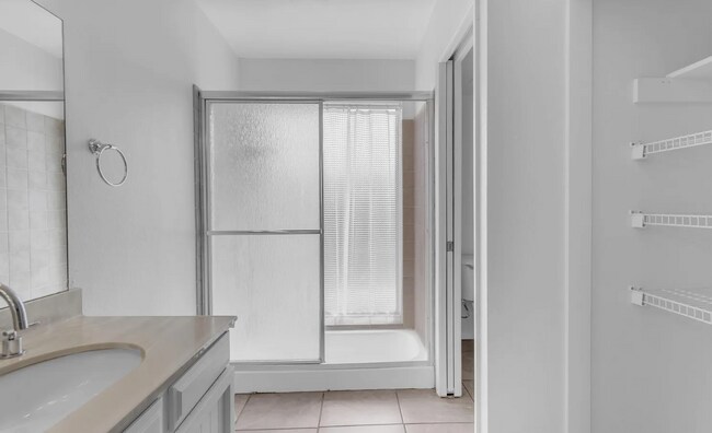 Building Photo - 2935 S Mollera