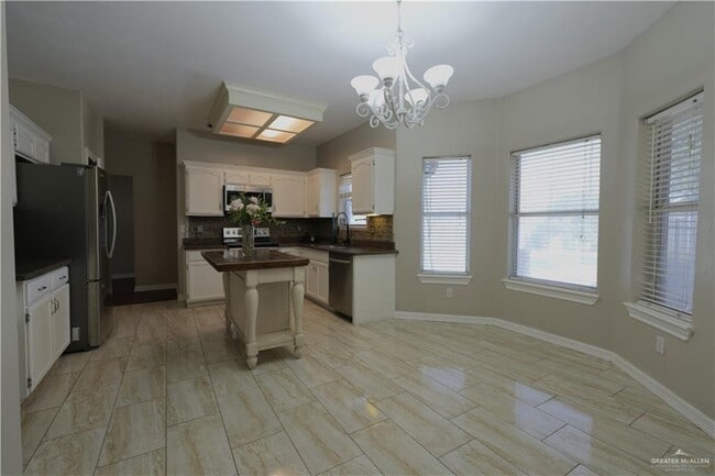 Building Photo - 18 N 23rd St