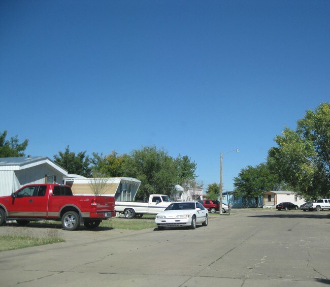 Primary Photo - 1500 E Bluebell Rd