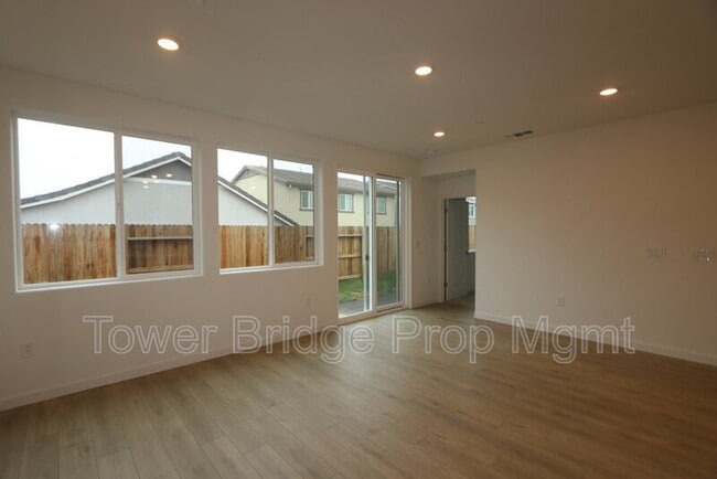 Building Photo - 4249 Privas Wy