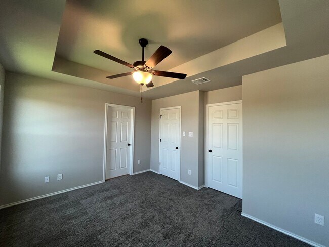 Building Photo - 8615 Valentina Wy
