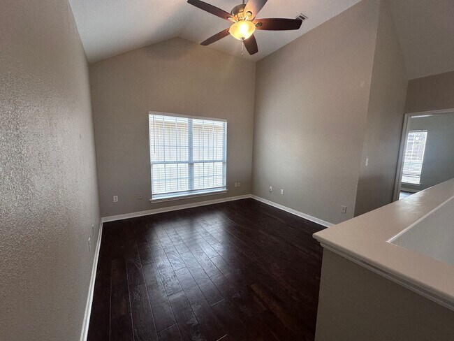 Building Photo - 1901 S 15th St