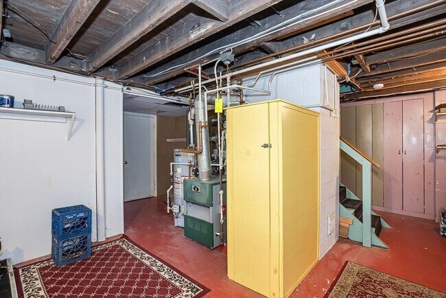 Building Photo - 43 Poplar St