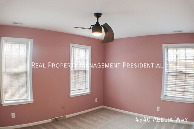 Building Photo - 4940 Abelia Way