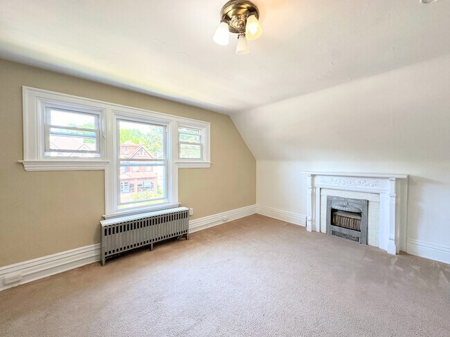 Building Photo - 833 S Trenton Ave
