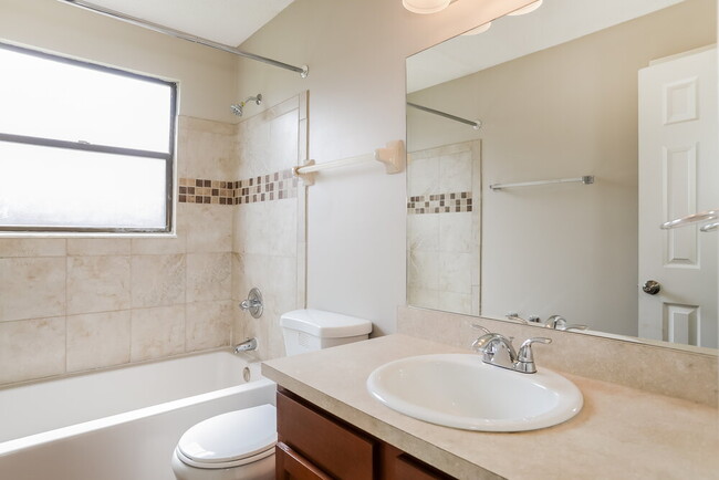 Building Photo - 460 Kevin Dr