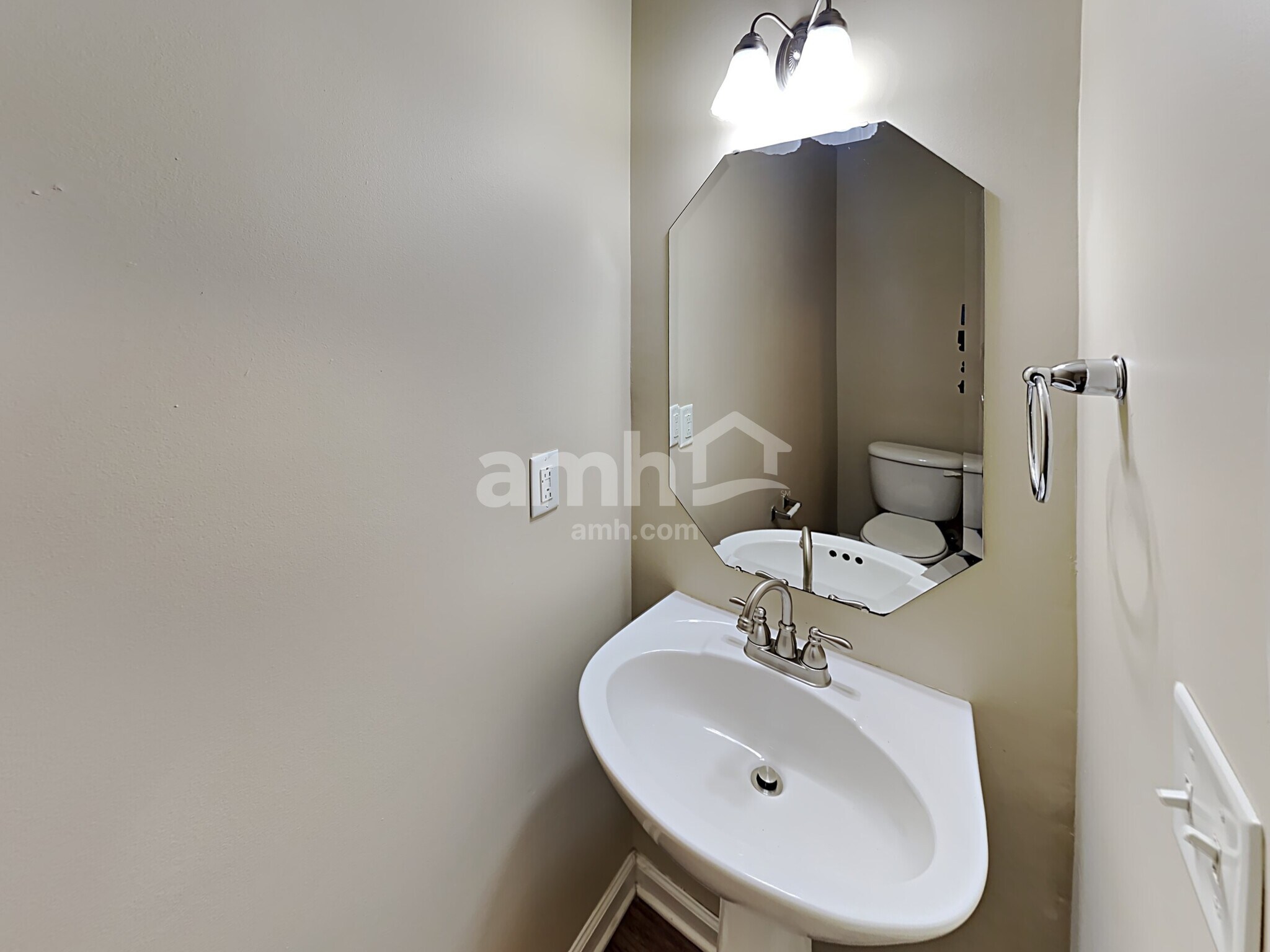 Building Photo - 3044 Donard Ct