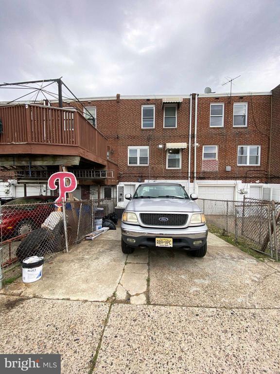 Building Photo - 6330 Leonard St