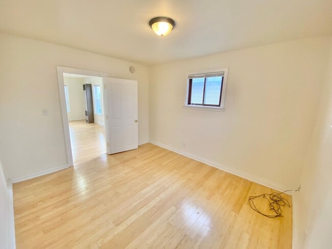 Building Photo - 81-83 Monroe Street