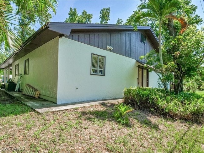 Building Photo - 1536 Alhambra Dr