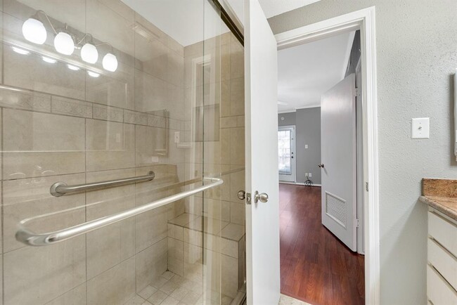 Building Photo - 5711 Sugar Hill Dr