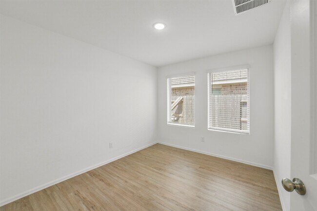 Building Photo - 1504 Twilight Grn Dr
