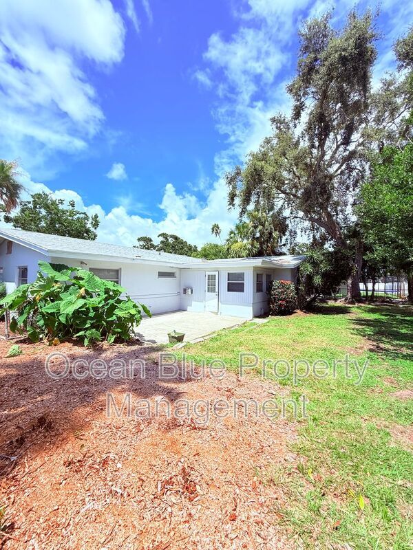 Building Photo - 13822 Brewster Dr
