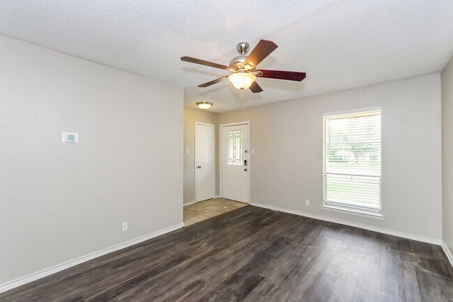 Building Photo - 7913 Limerick Ln