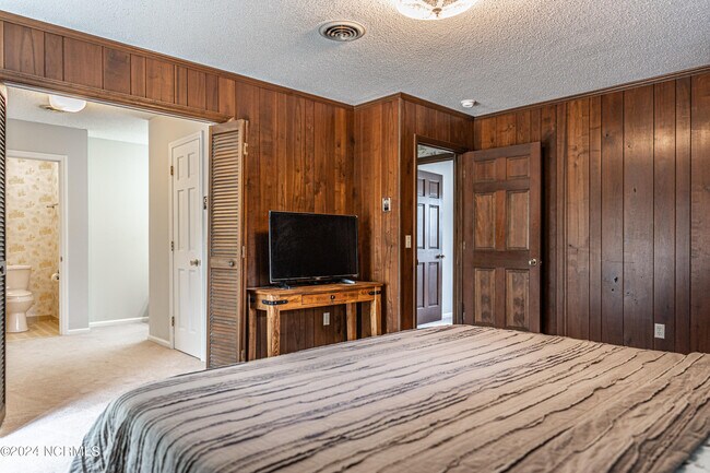 Building Photo - 309 Pinecrest Court Rd