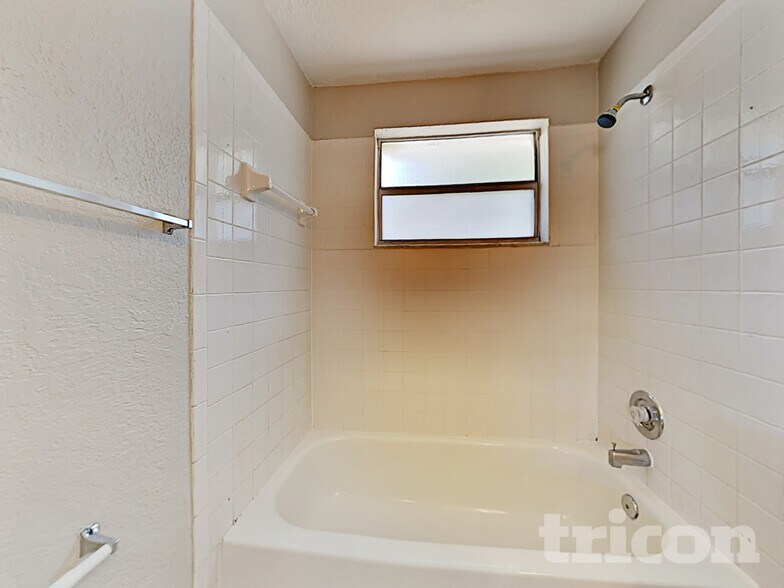 Building Photo - 10294 129th Terrace N