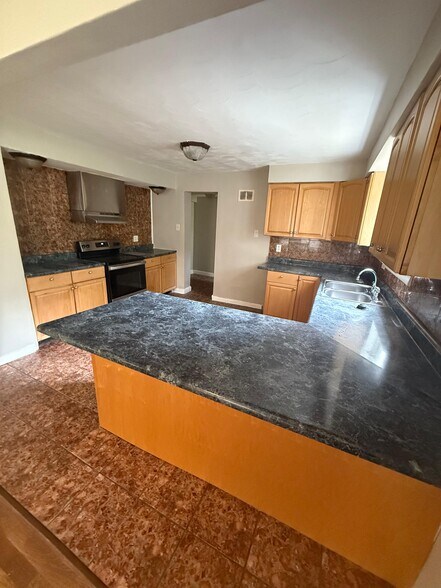 Building Photo - 8120 Gardner Ln