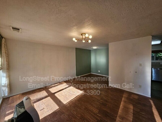 Building Photo - 622 SE 137th Ave