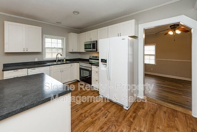 Building Photo - 1010 Yorktown Dr