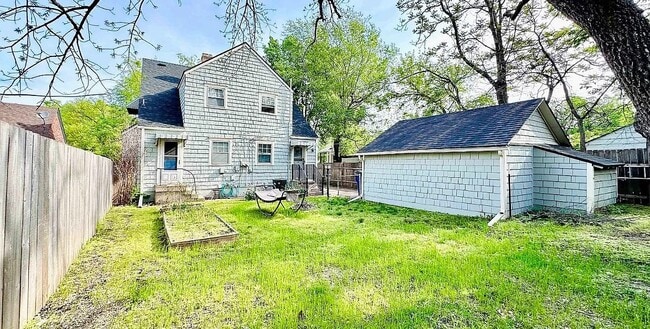 Building Photo - 3437 Edgemont St