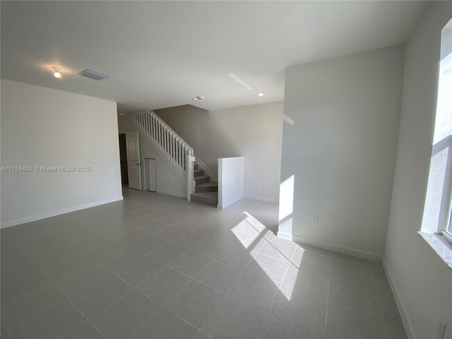 Building Photo - $2,449 16227 SW 292 St