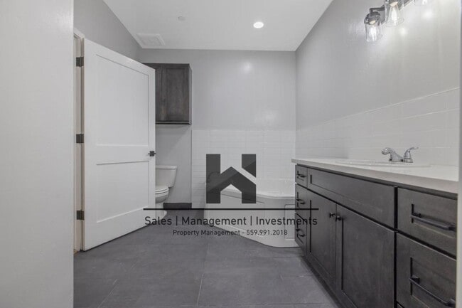 Building Photo - 151 S K St