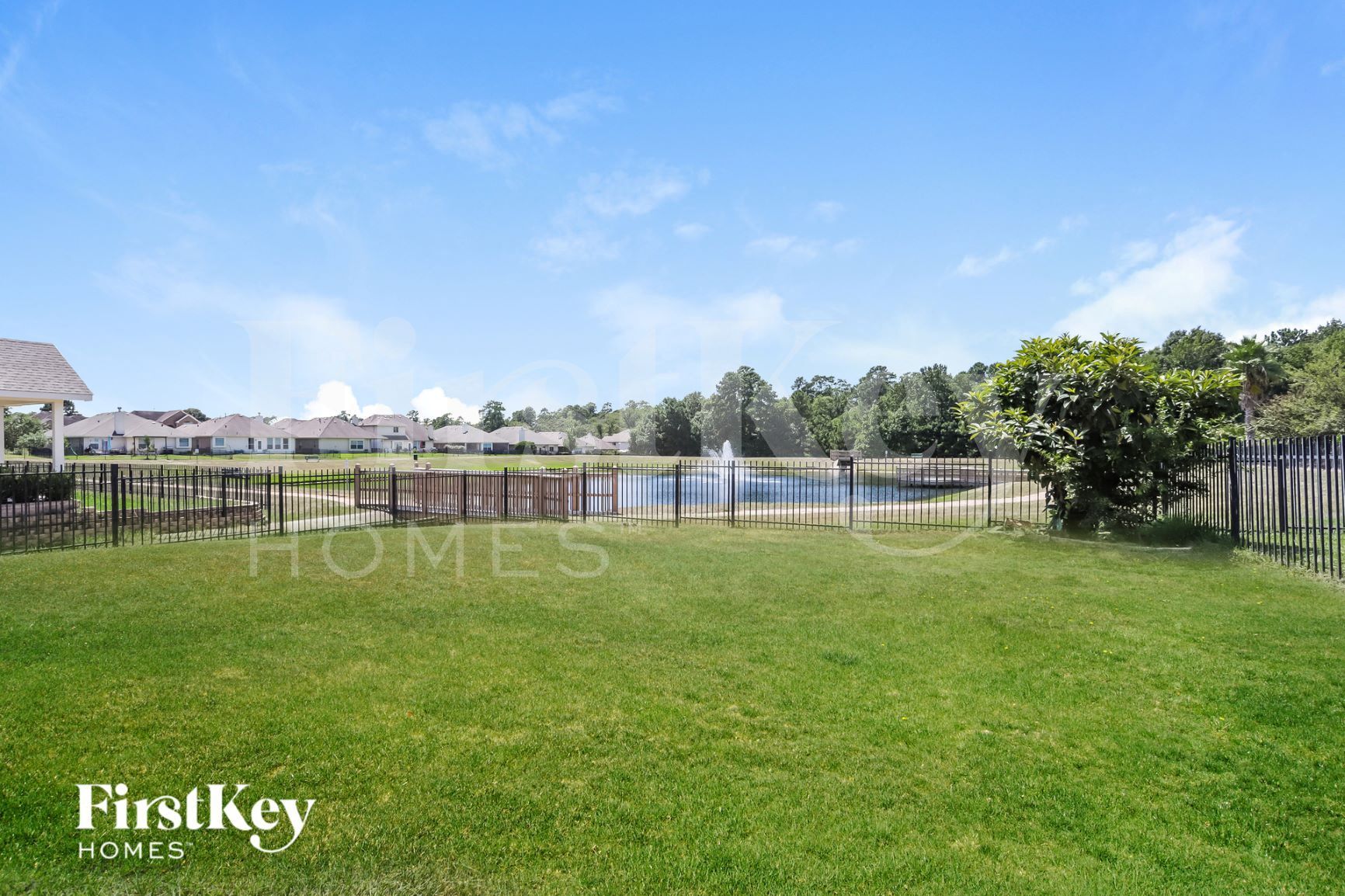 Building Photo - 8015 N Tarrytown Crossing Dr