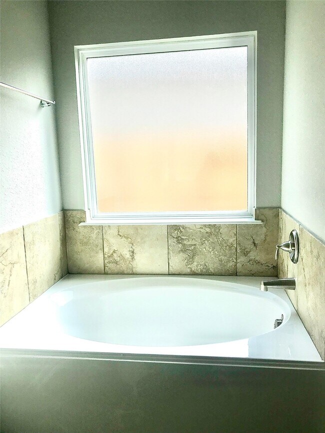 Building Photo - 12514 King john dr