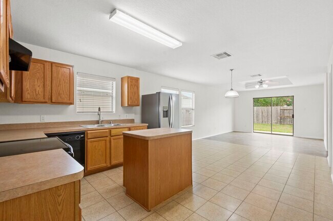 Building Photo - 7910 Buffalo View Ln