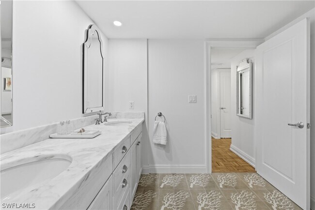 Building Photo - 3115 Gulf Shore Blvd N