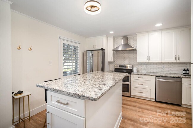 Building Photo - 4611 Hedgemore Dr