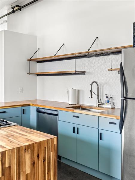 Building Photo - 426 Marietta St NW