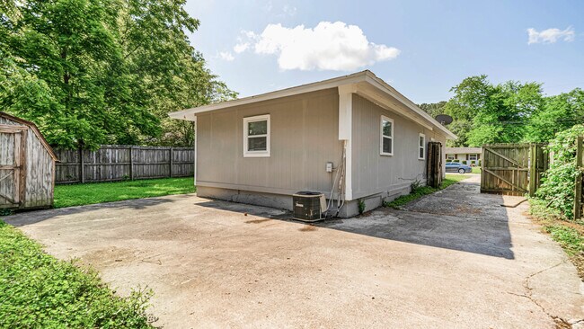 Building Photo - 2126 Evans Ave NW