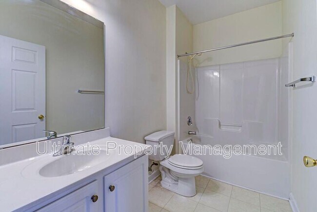 Building Photo - 5006 Carleton Dr