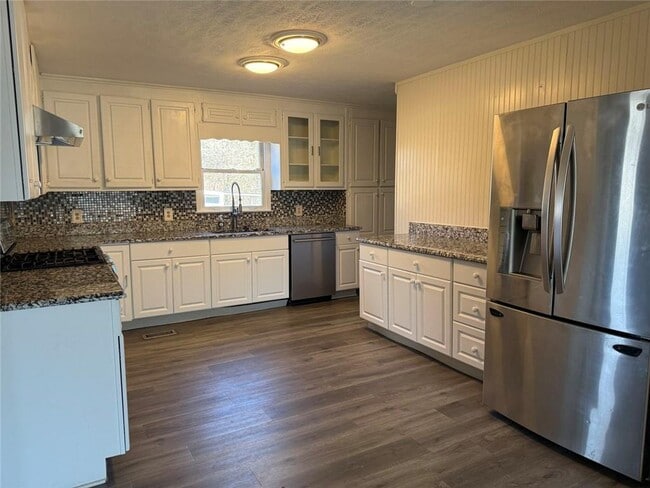 Building Photo - 3383 Hamilton Mill Rd