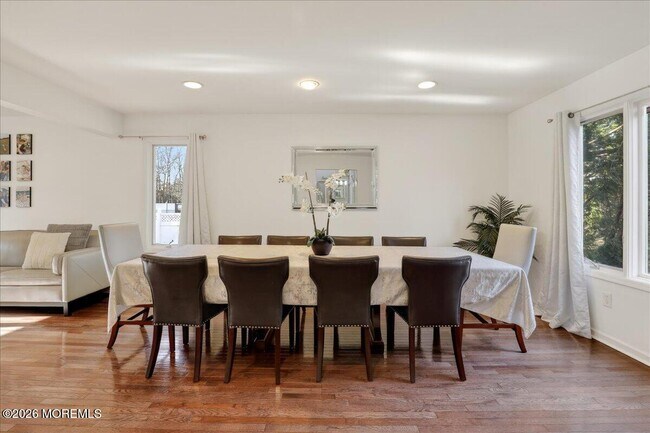 Building Photo - 57 Jamestown Dr