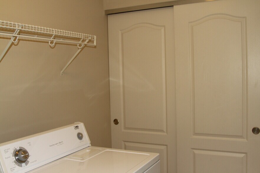 Building Photo - 9168 Belvedere Ct