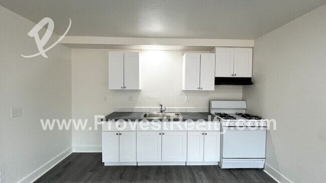 Building Photo - 11800 White Ave