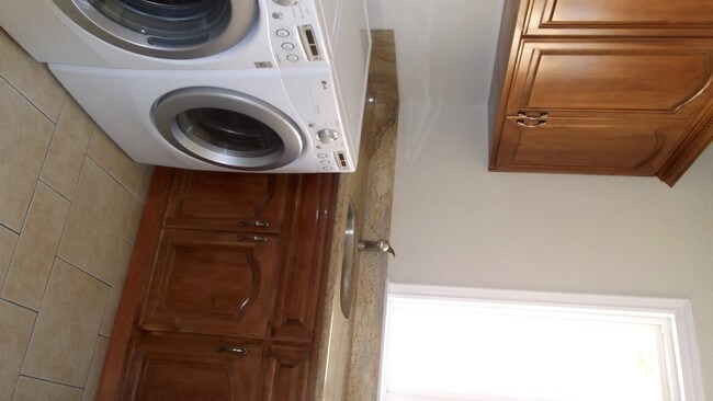 Building Photo - 1842 10th St