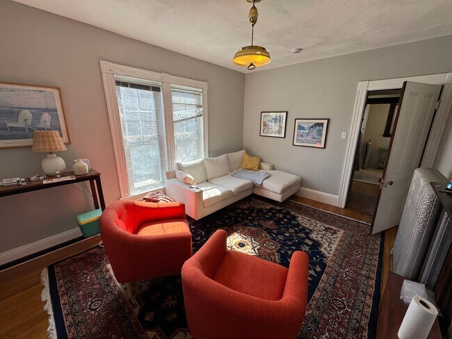 Building Photo - 211-213 Holland Street