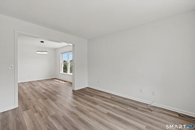 Building Photo - 21 Whitmore Ln