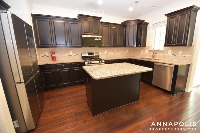 Building Photo - 717 Millhouse Dr