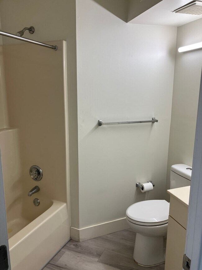 Building Photo - 2 Bedroom 2 Bathroom Condo in Calabash