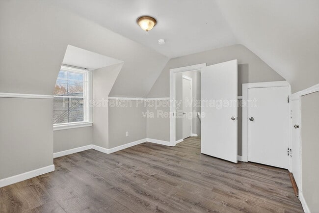 Building Photo - 5 Van Crest Ln