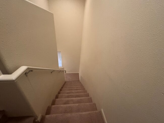 Building Photo - 11809 Cumbre Ct