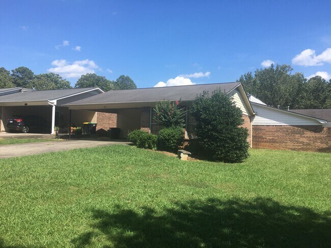 Building Photo - Nice 2/2 Home in West Rome $1095